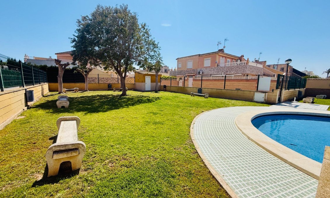 Segunda mano - Adosado -
Torrevieja - Carrefour