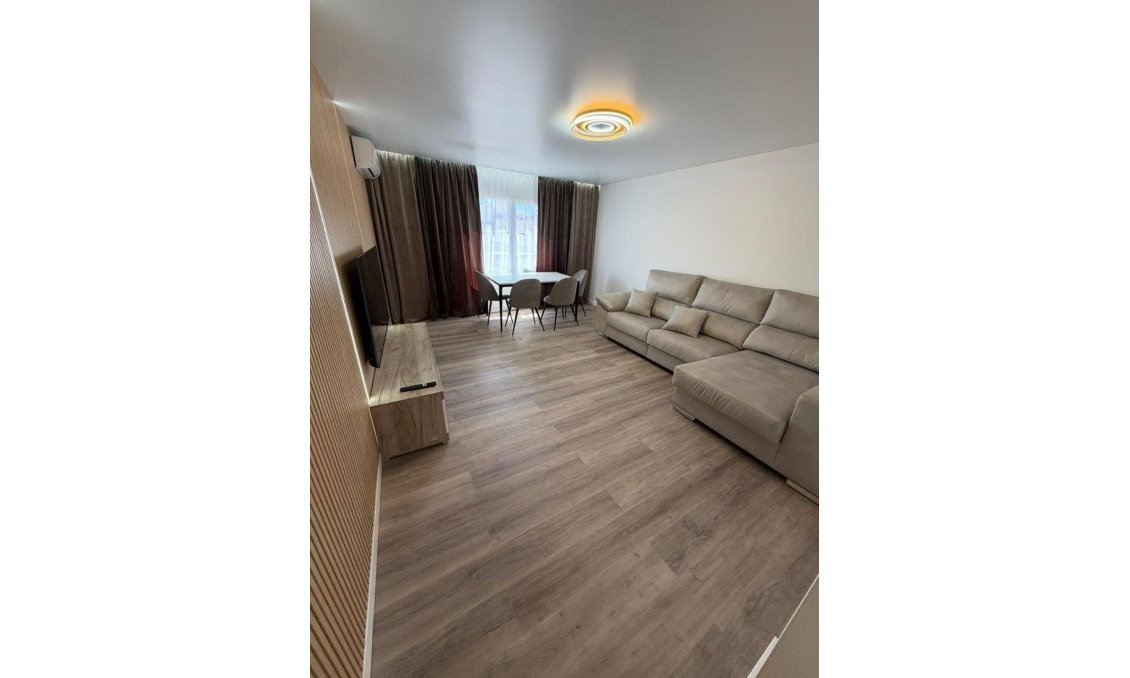 Segunda mano - Apartamento -
Torrevieja - Centro