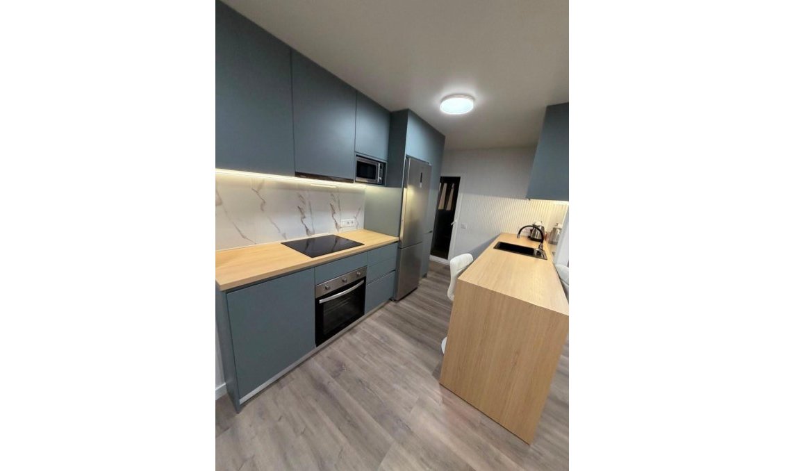 Segunda mano - Apartamento -
Torrevieja - Centro