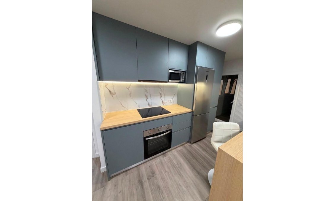 Segunda mano - Apartamento -
Torrevieja - Centro