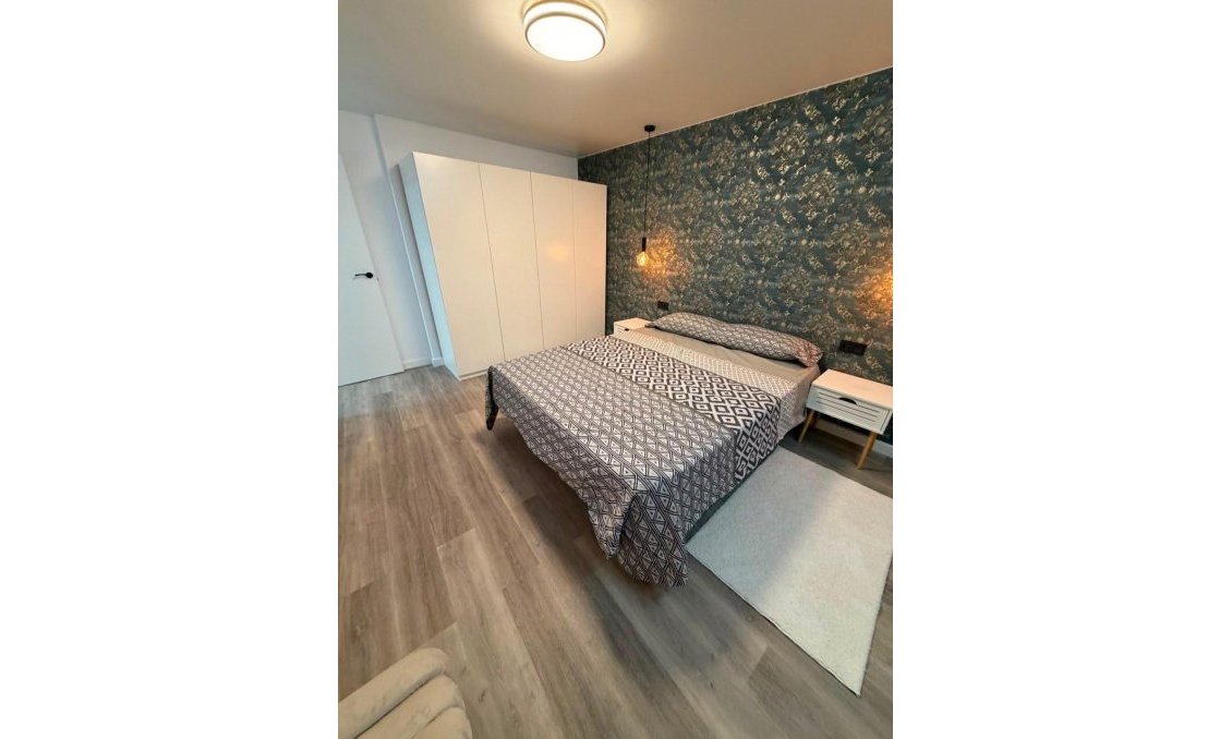 Segunda mano - Apartamento -
Torrevieja - Centro