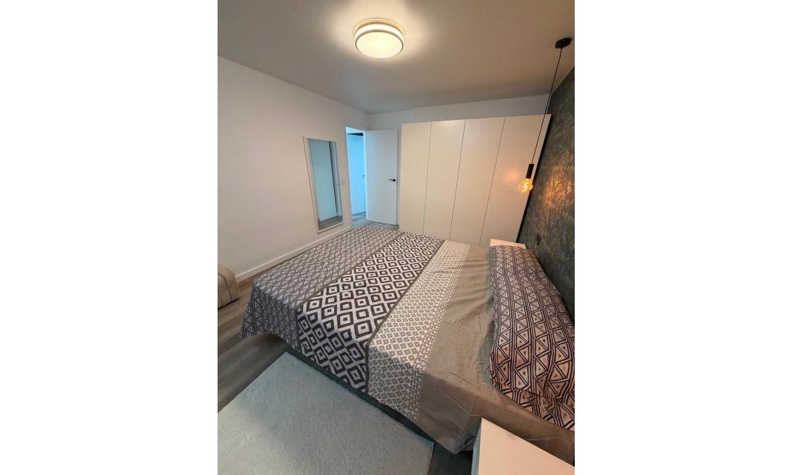 Segunda mano - Apartamento -
Torrevieja - Centro
