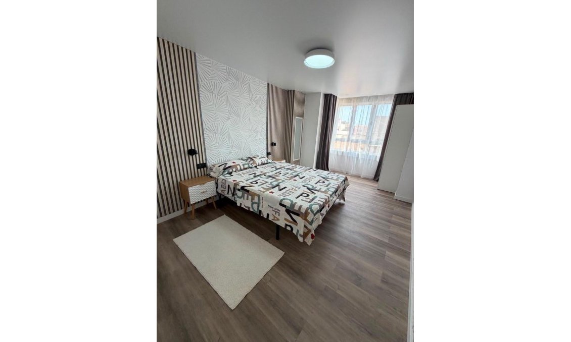 Segunda mano - Apartamento -
Torrevieja - Centro