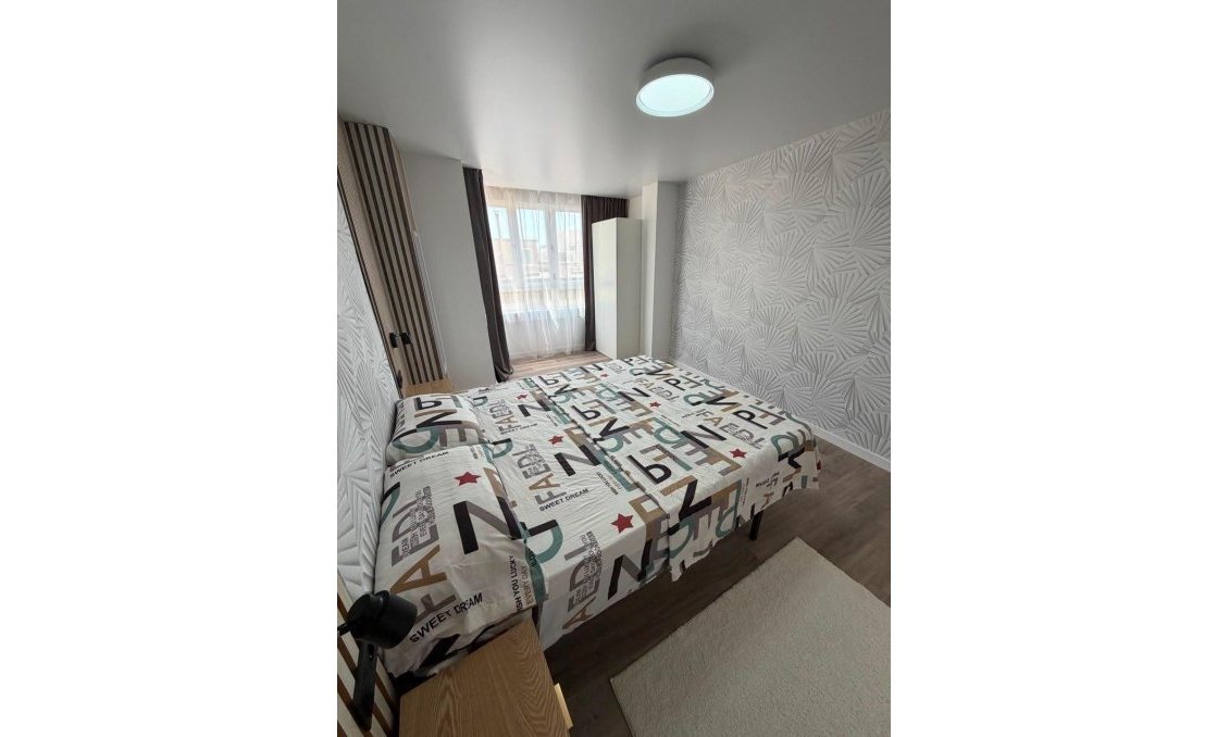 Segunda mano - Apartamento -
Torrevieja - Centro