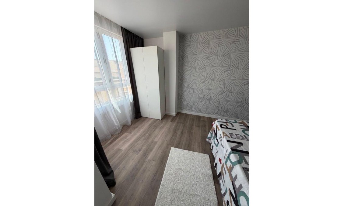 Segunda mano - Apartamento -
Torrevieja - Centro