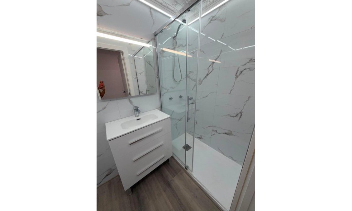 Segunda mano - Apartamento -
Torrevieja - Centro