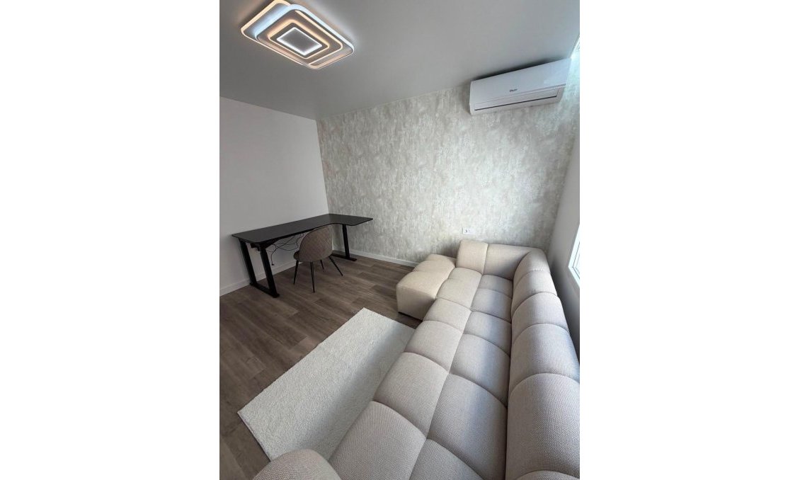 Segunda mano - Apartamento -
Torrevieja - Centro