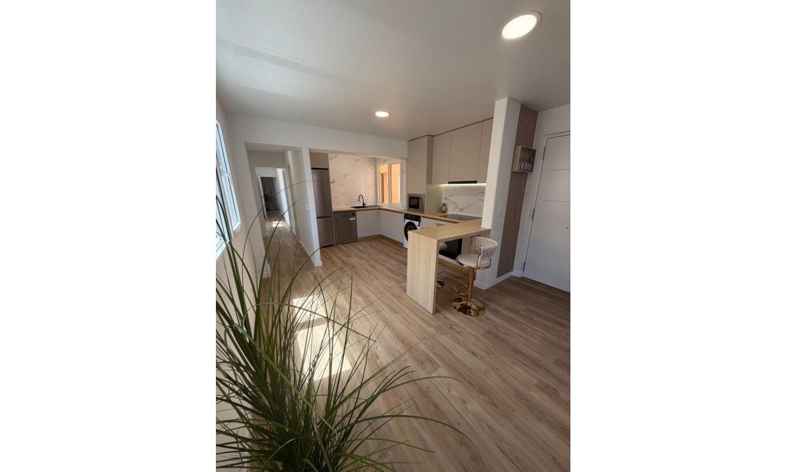 Segunda mano - Apartamento -
Torrevieja - Playa de los Locos