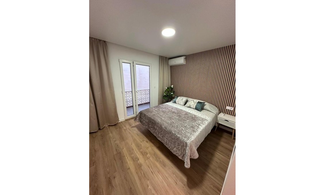 Segunda mano - Apartamento -
Torrevieja - Playa de los Locos