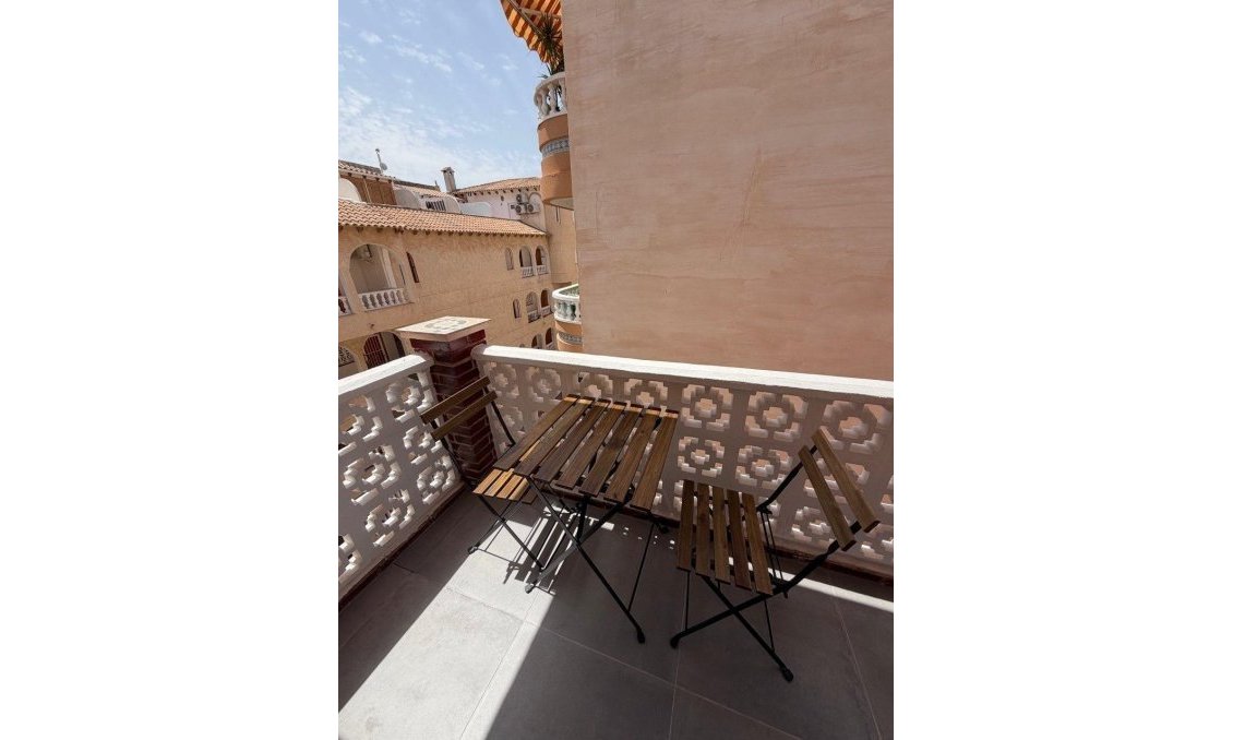 Segunda mano - Apartamento -
Torrevieja - Playa de los Locos