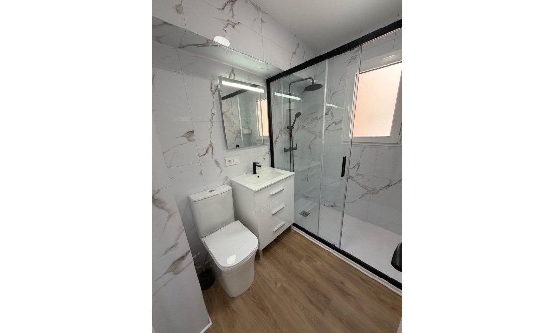 Segunda mano - Apartamento -
Torrevieja - Playa de los Locos