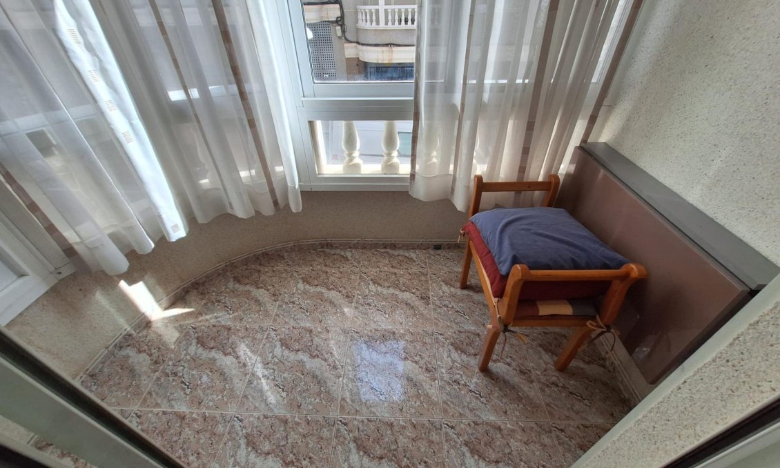Segunda mano - Apartamento -
Torrevieja - Estacion De Autobuses