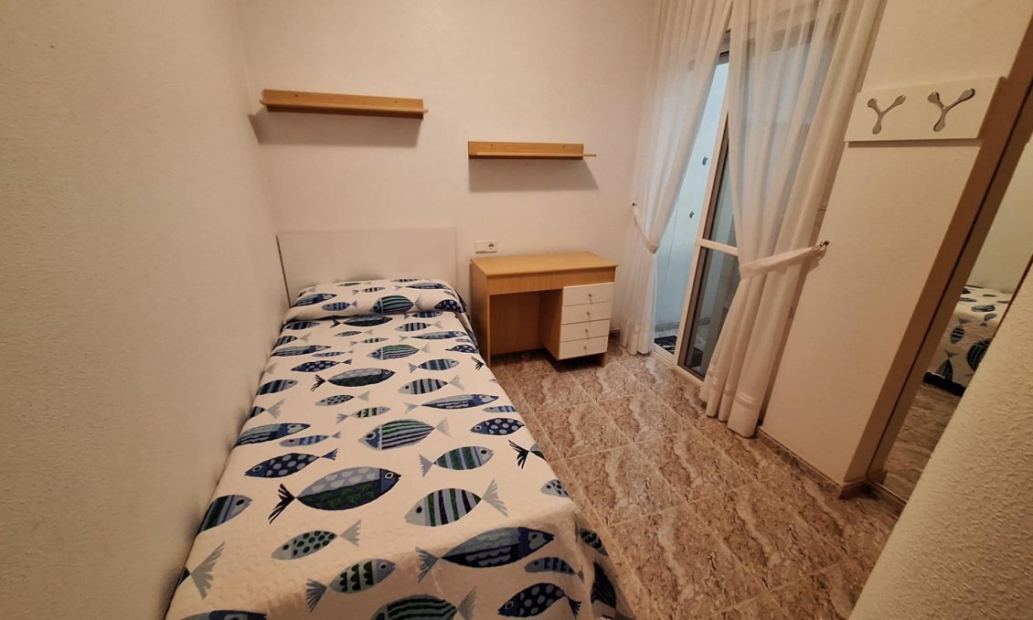 Segunda mano - Apartamento -
Torrevieja - Estacion De Autobuses