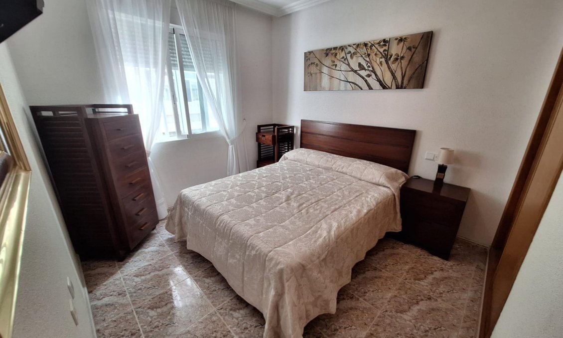 Segunda mano - Apartamento -
Torrevieja - Estacion De Autobuses