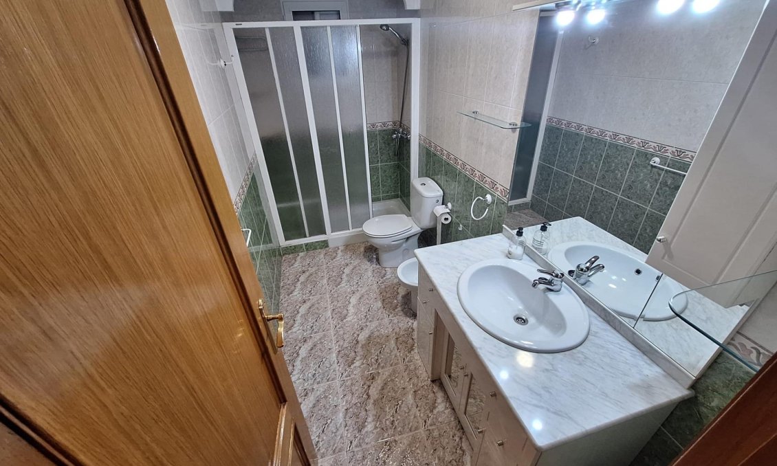 Segunda mano - Apartamento -
Torrevieja - Estacion De Autobuses