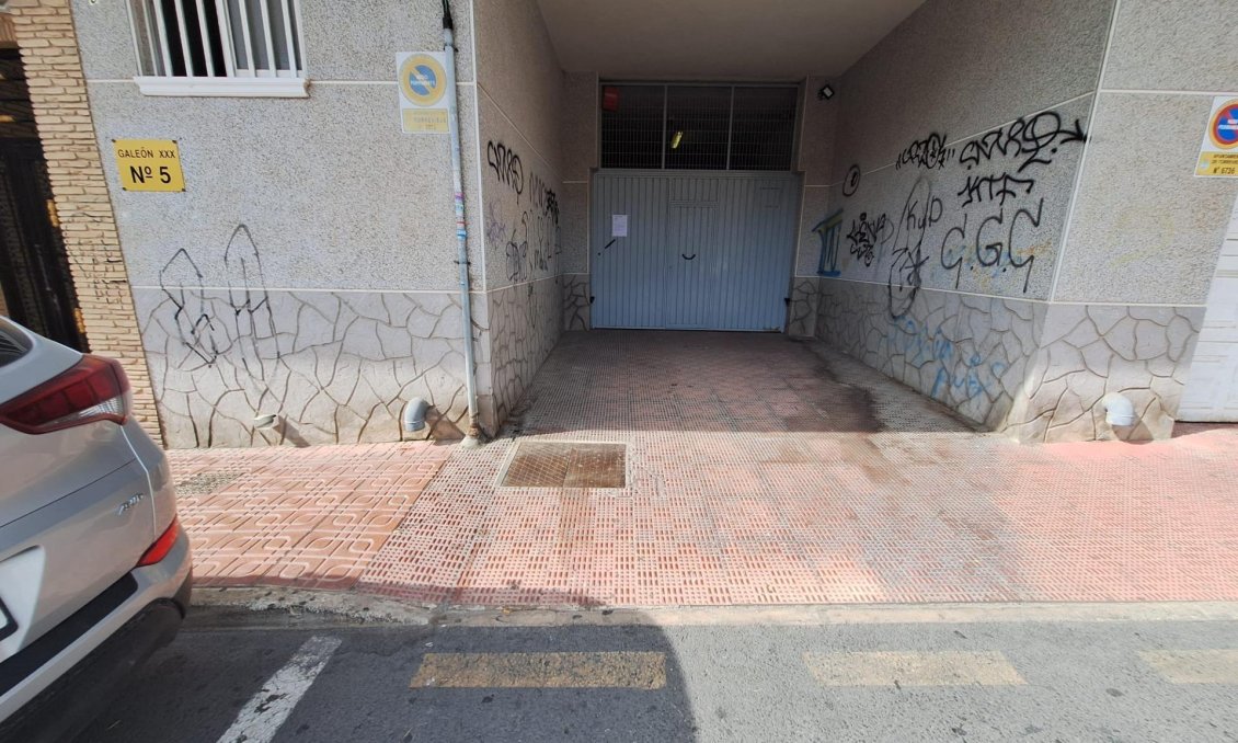 Segunda mano - Apartamento -
Torrevieja - Estacion De Autobuses