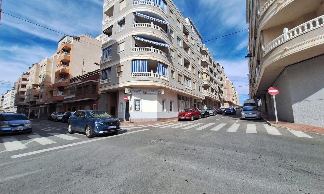 Segunda mano - Apartamento -
Torrevieja - Estacion De Autobuses