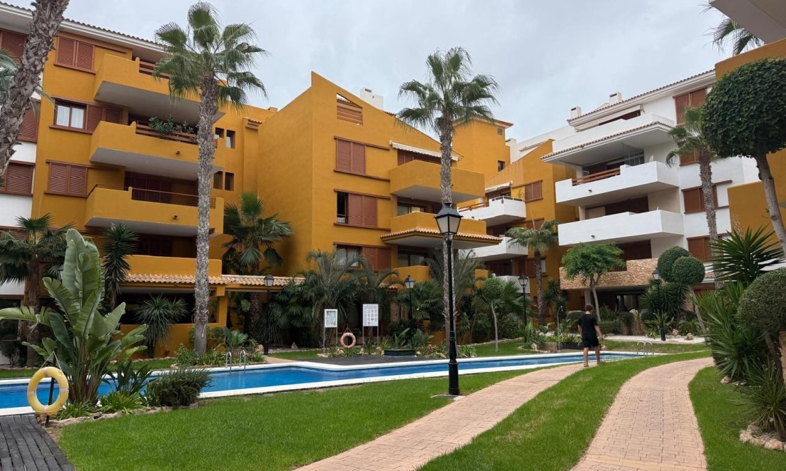 Segunda mano - Apartamento -
Torrevieja - Punta Prima