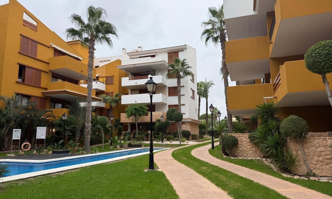 Segunda mano - Apartamento -
Torrevieja - Punta Prima