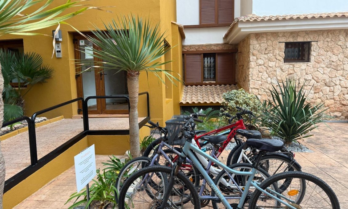 Segunda mano - Apartamento -
Torrevieja - Punta Prima