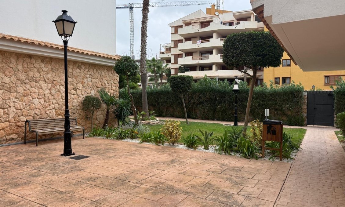 Segunda mano - Apartamento -
Torrevieja - Punta Prima