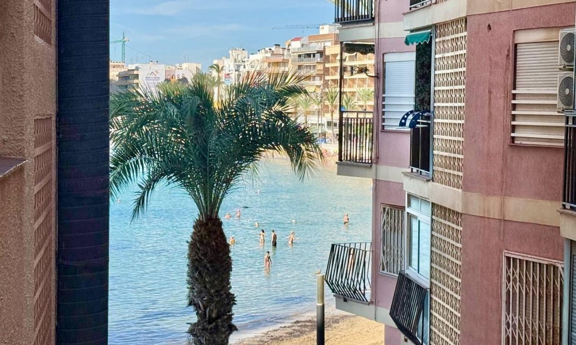 Segunda mano - Apartamento -
Torrevieja - Playa del Cura