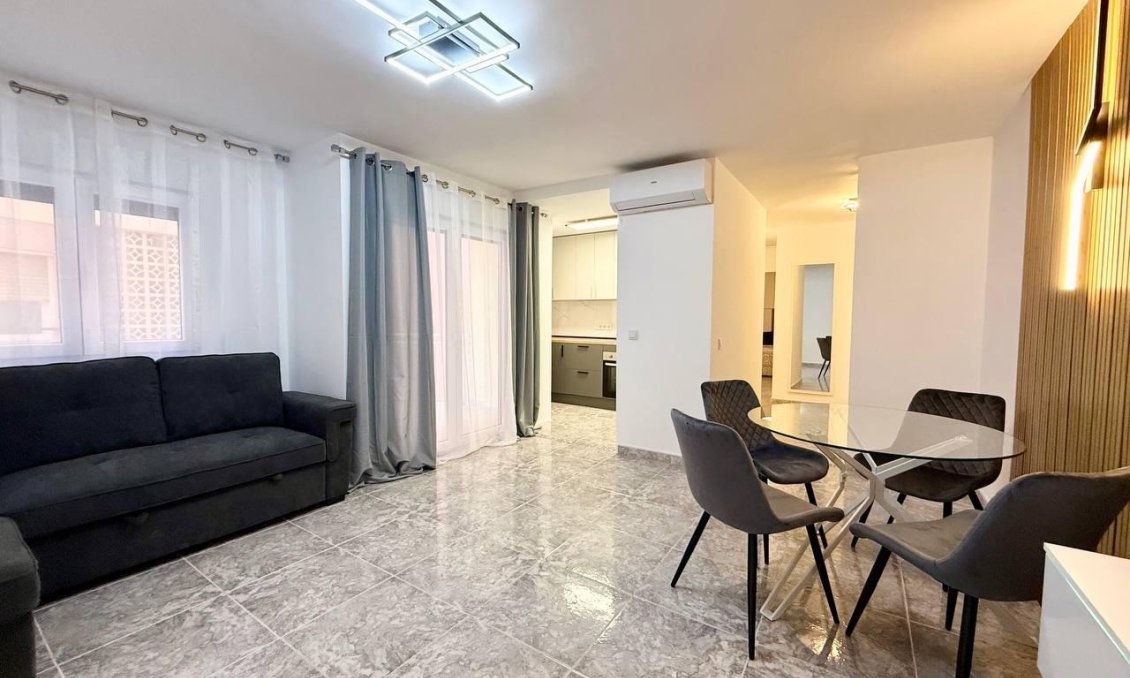 Segunda mano - Apartamento -
Torrevieja - Playa del Cura