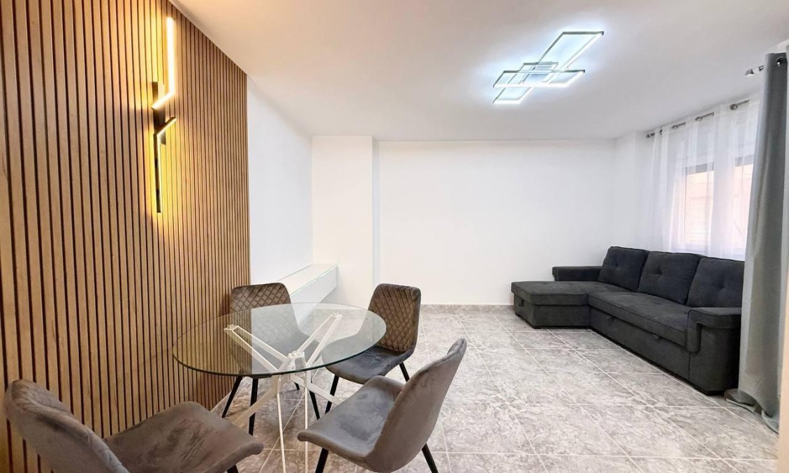 Segunda mano - Apartamento -
Torrevieja - Playa del Cura