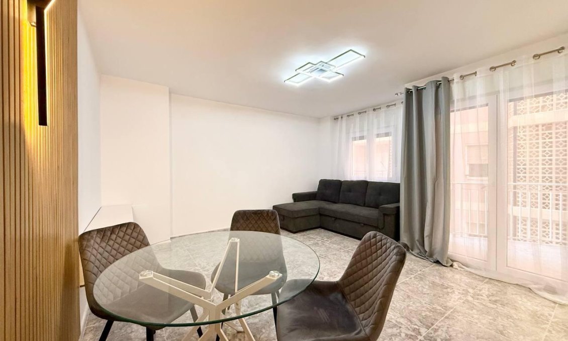 Segunda mano - Apartamento -
Torrevieja - Playa del Cura