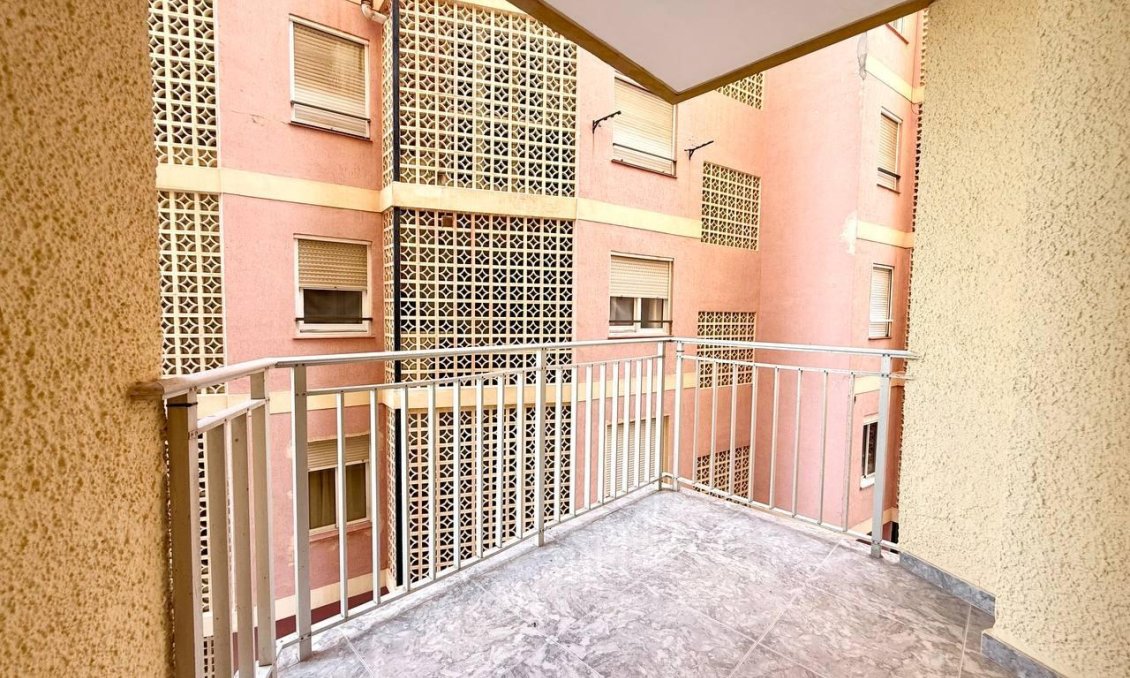 Segunda mano - Apartamento -
Torrevieja - Playa del Cura