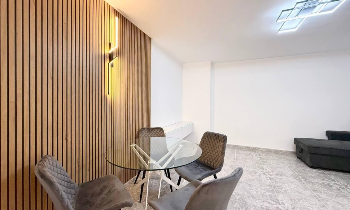 Segunda mano - Apartamento -
Torrevieja - Playa del Cura