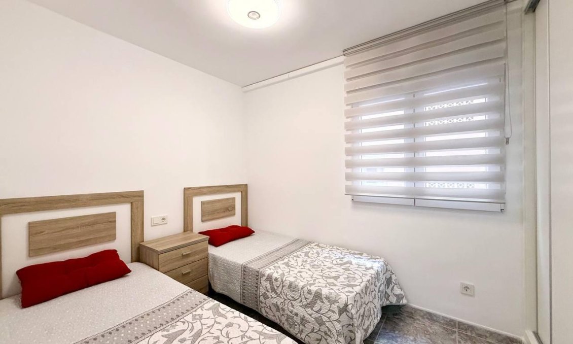 Segunda mano - Apartamento -
Torrevieja - Playa del Cura