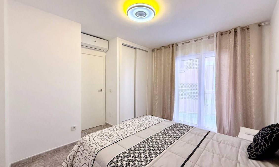 Segunda mano - Apartamento -
Torrevieja - Playa del Cura