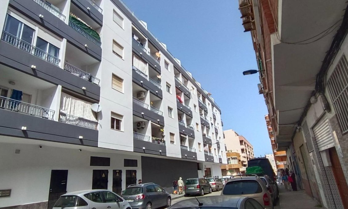 Segunda mano - Apartamento -
Torrevieja - Centro