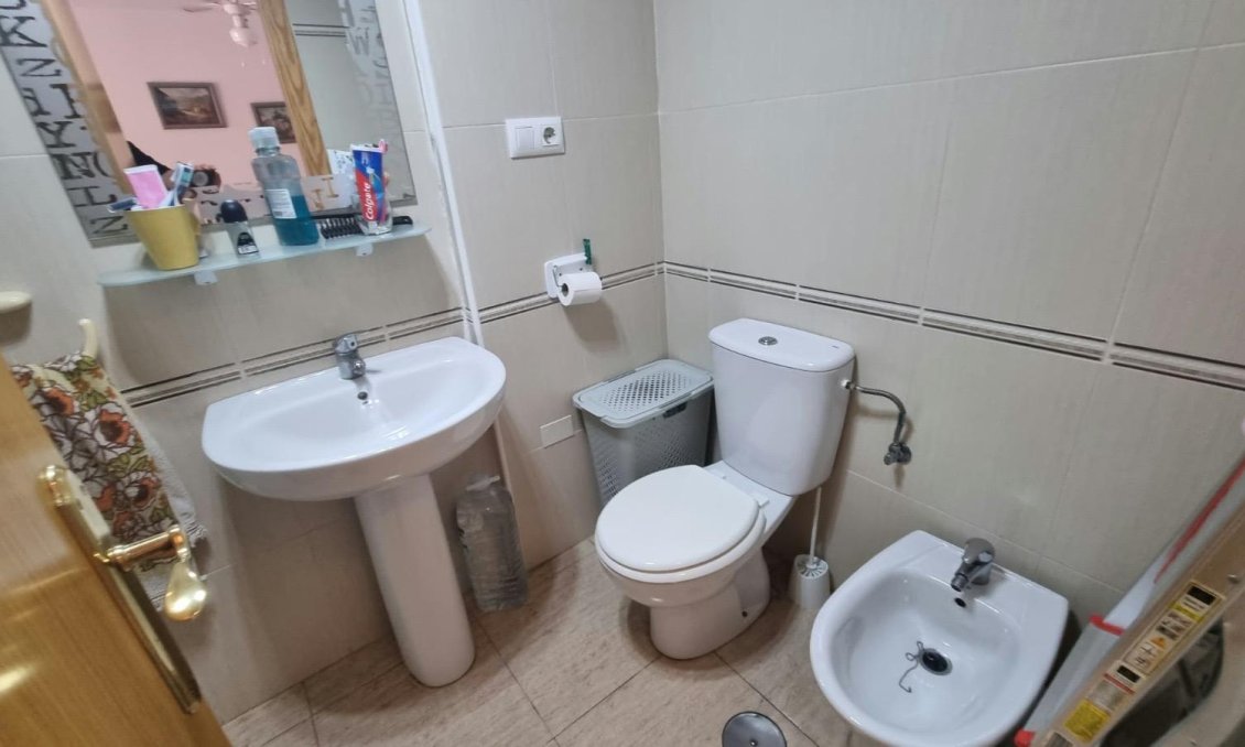 Segunda mano - Apartamento -
Torrevieja - Centro