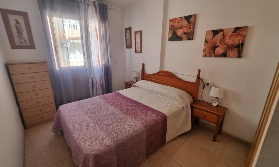 Segunda mano - Apartamento -
Torrevieja - Centro