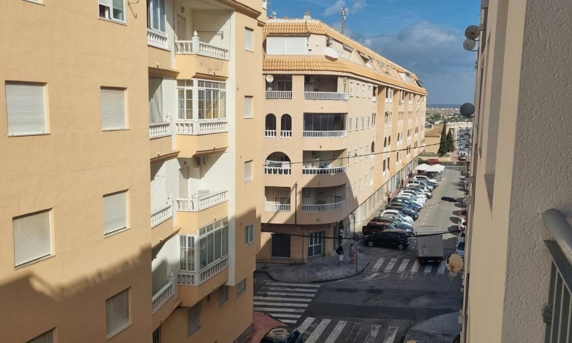 Segunda mano - Apartamento -
Torrevieja - Centro