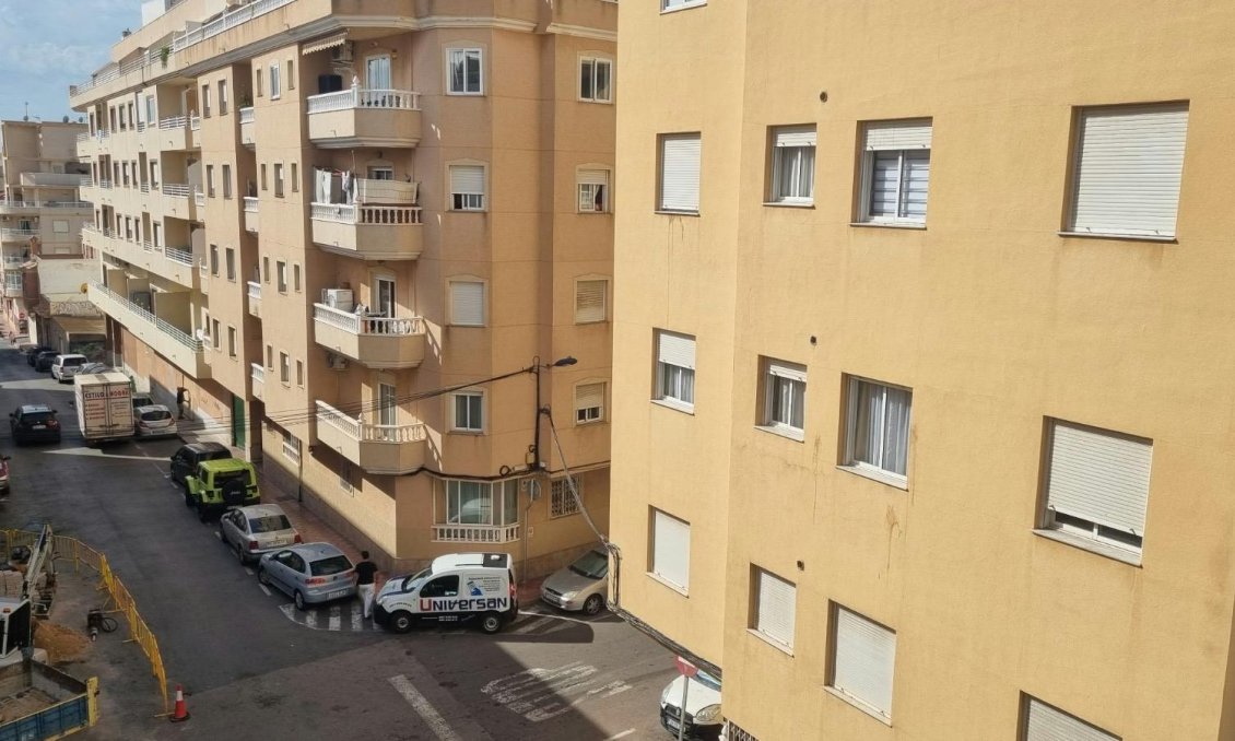 Segunda mano - Apartamento -
Torrevieja - Centro
