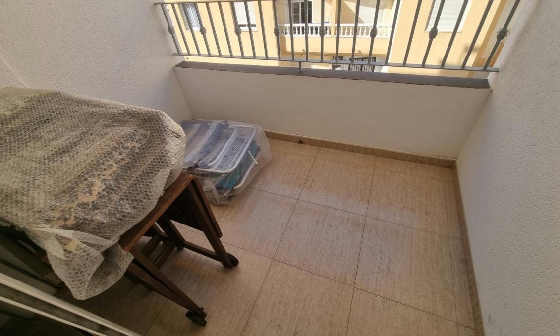 Segunda mano - Apartamento -
Torrevieja - Centro