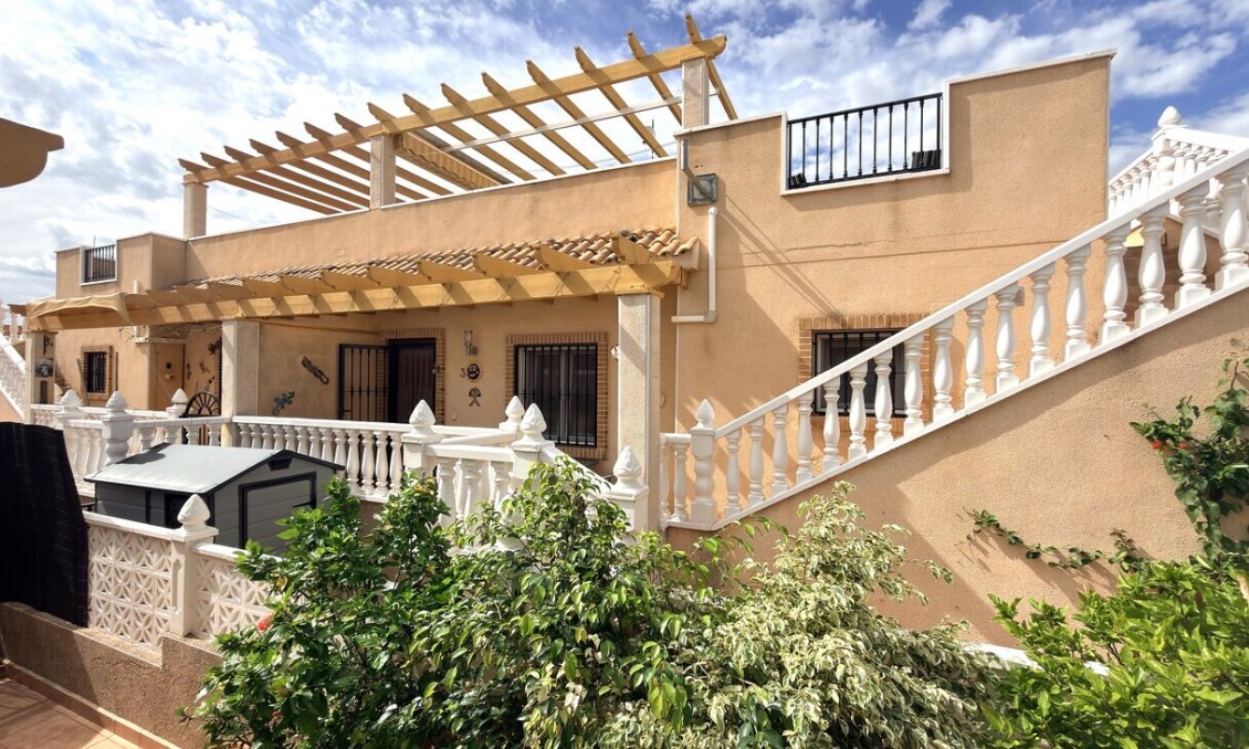 Segunda mano - Villa / Semi pareado -
Villamartin - Costa Blanca