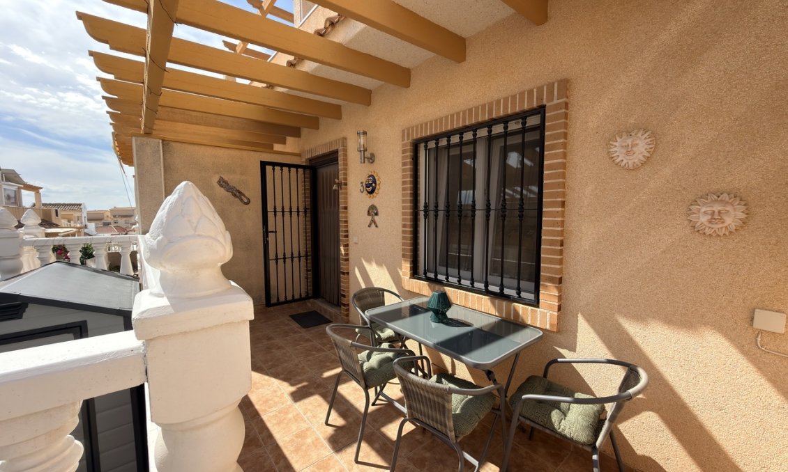 Segunda mano - Villa / Semi pareado -
Villamartin - Costa Blanca