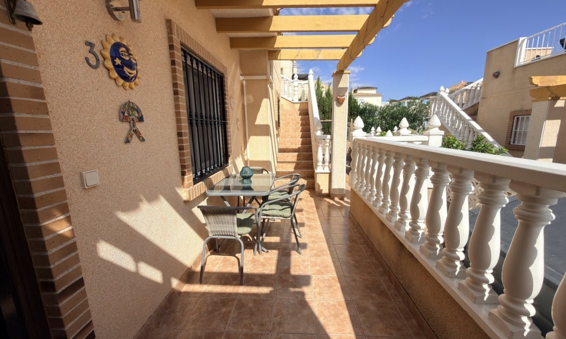 Segunda mano - Villa / Semi pareado -
Villamartin - Costa Blanca