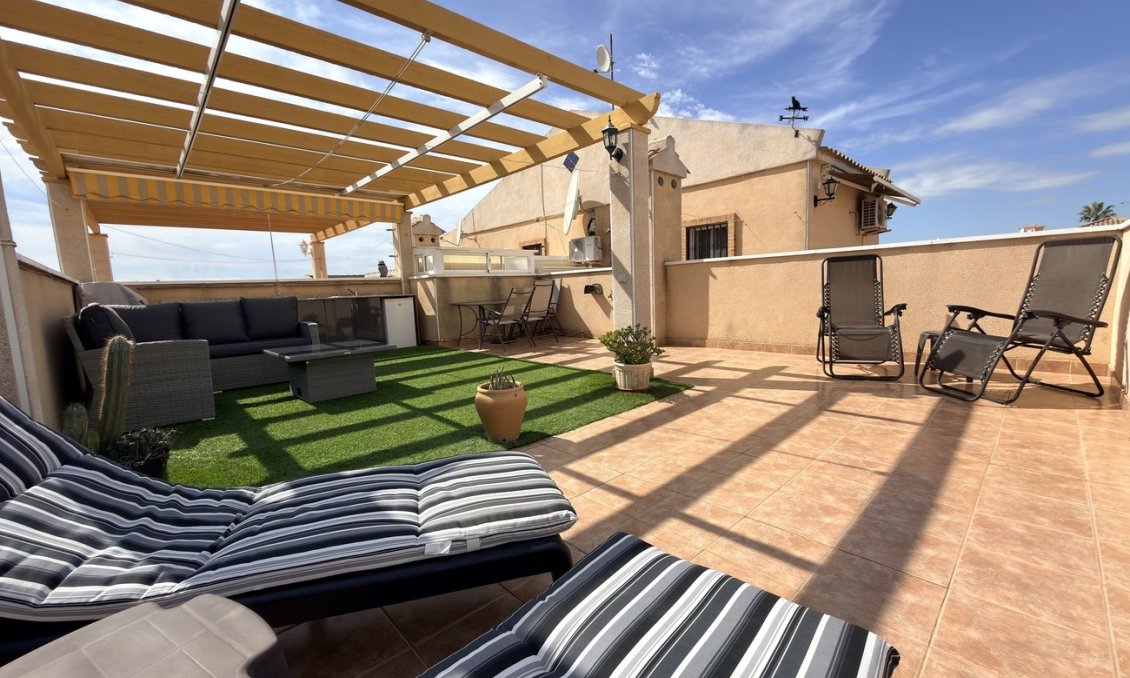 Segunda mano - Villa / Semi pareado -
Villamartin - Costa Blanca