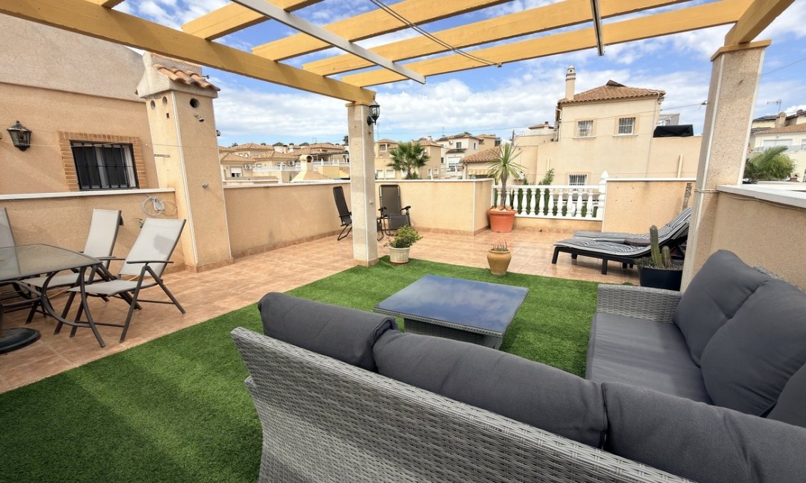 Segunda mano - Villa / Semi pareado -
Villamartin - Costa Blanca