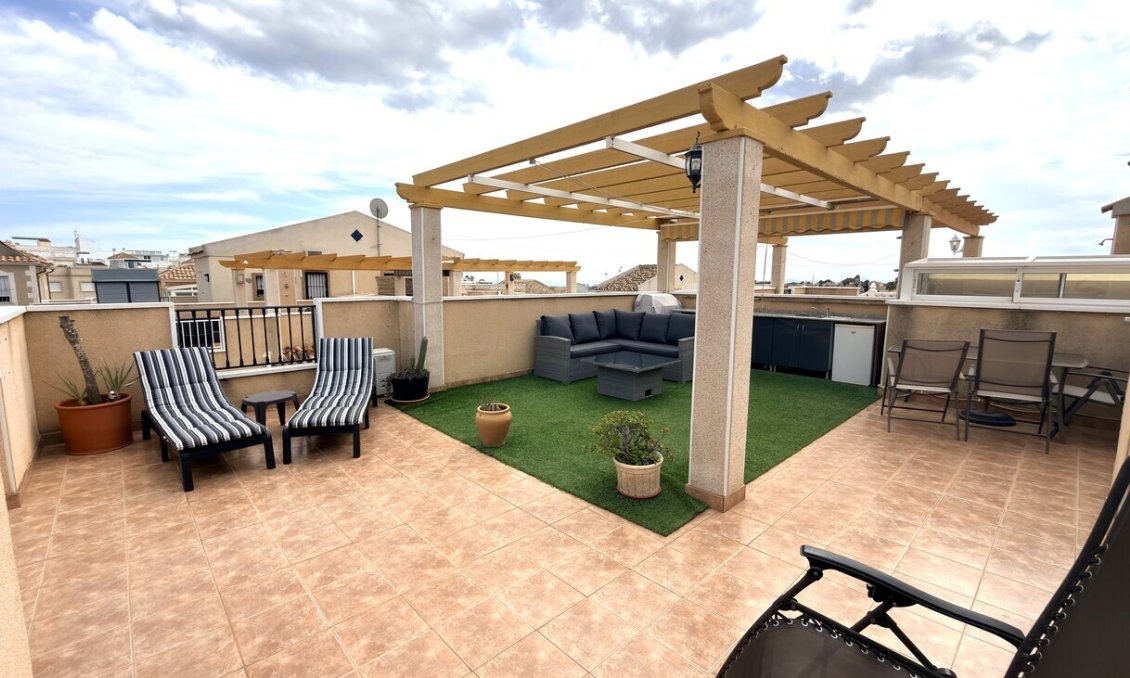 Segunda mano - Villa / Semi pareado -
Villamartin - Costa Blanca