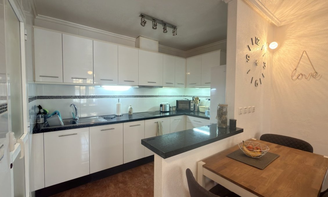 Segunda mano - Villa / Semi pareado -
Villamartin - Costa Blanca