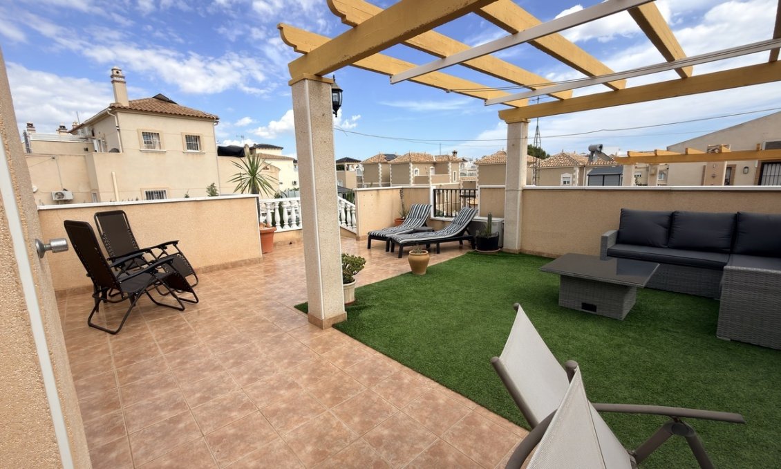 Segunda mano - Villa / Semi pareado -
Villamartin - Costa Blanca
