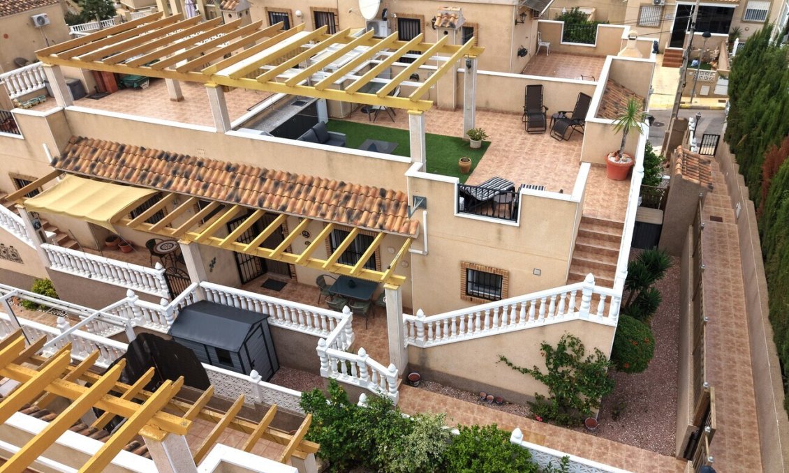 Segunda mano - Villa / Semi pareado -
Villamartin - Costa Blanca