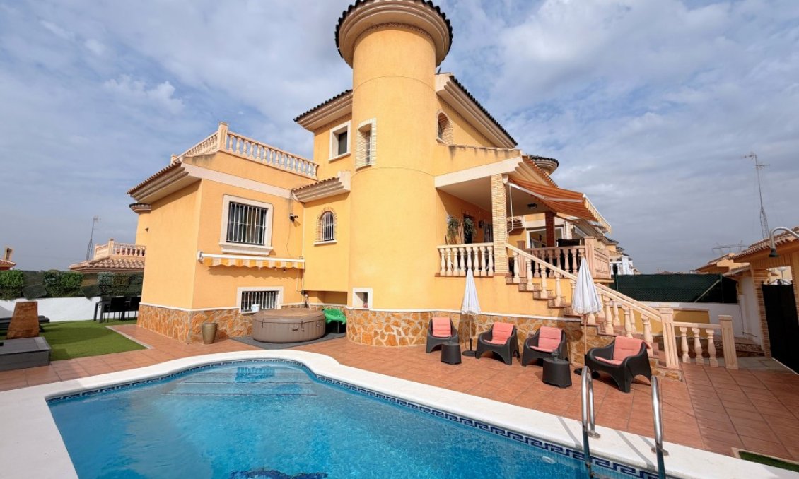 Segunda mano - Villa -
Lo Crispin - Inland