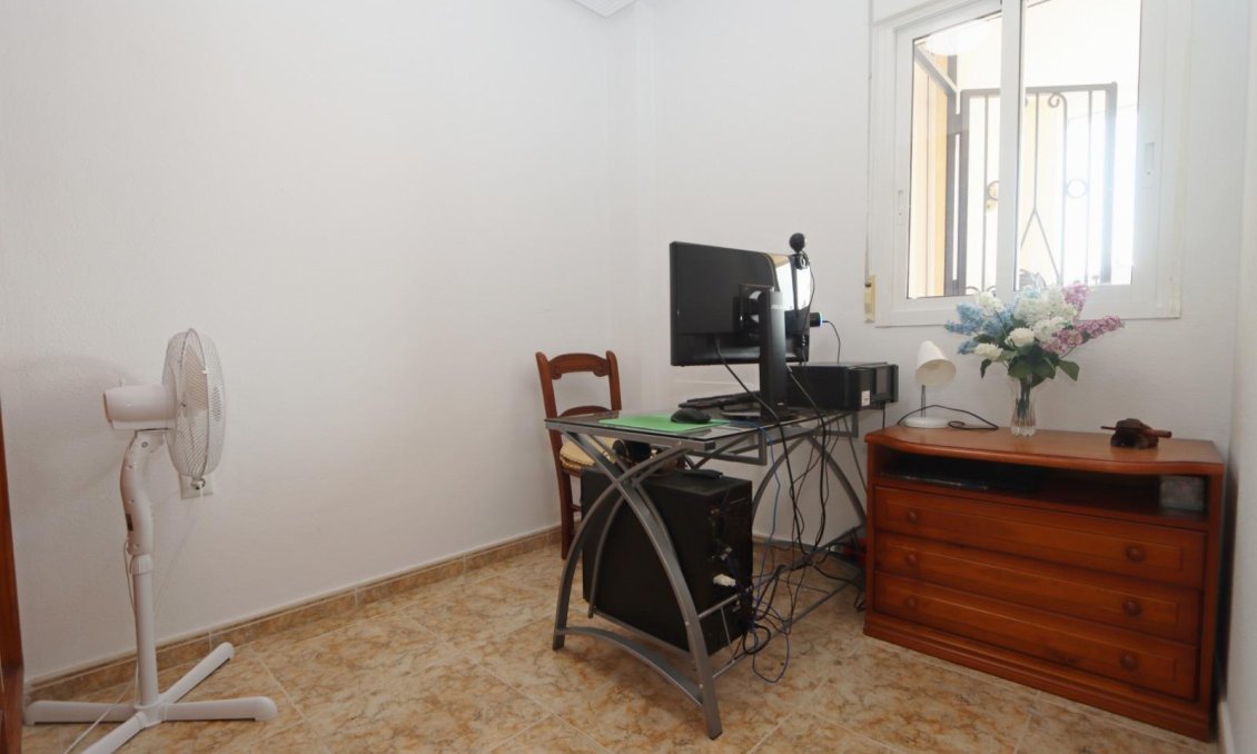 Segunda mano - Apartamento -
Orihuela Costa - Punta Prima